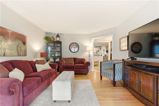 6300 Dearborn Drive, Mission, KS 66202