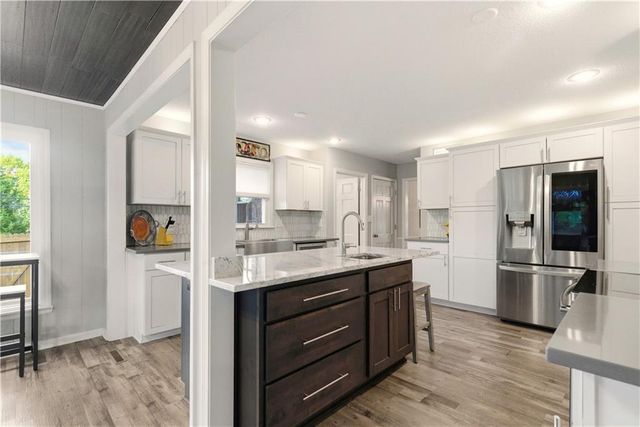 6300 Dearborn Drive, Mission, KS 66202