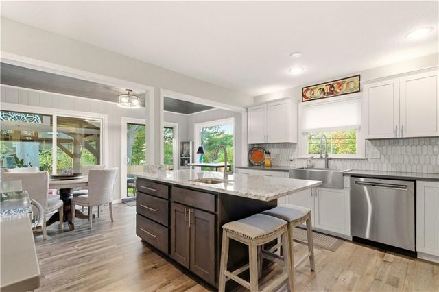 6300 Dearborn Drive, Mission, KS 66202