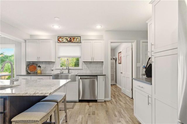 6300 Dearborn Drive, Mission, KS 66202