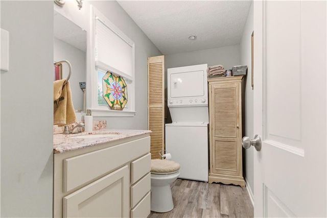 6300 Dearborn Drive, Mission, KS 66202