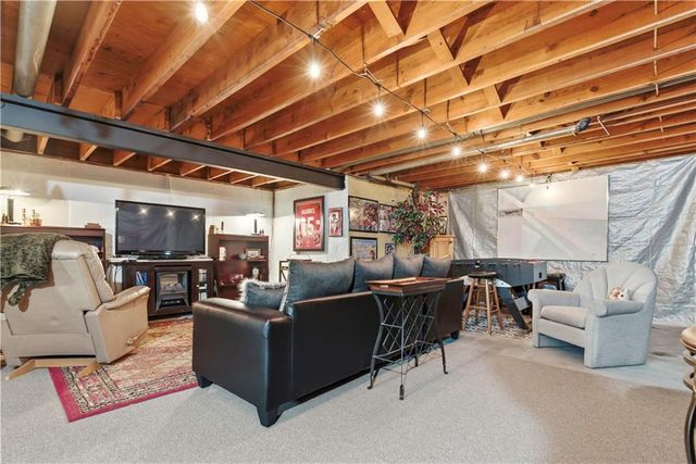 6300 Dearborn Drive, Mission, KS 66202