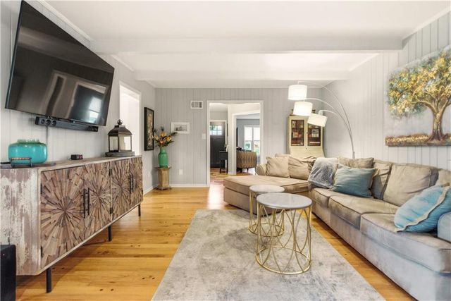 6300 Dearborn Drive, Mission, KS 66202