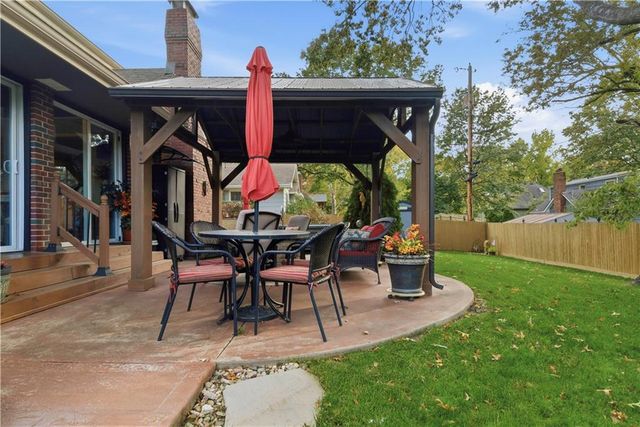 6300 Dearborn Drive, Mission, KS 66202