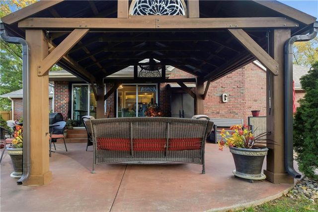 6300 Dearborn Drive, Mission, KS 66202