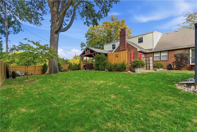 6300 Dearborn Drive, Mission, KS 66202