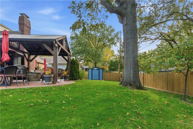 6300 Dearborn Drive, Mission, KS 66202