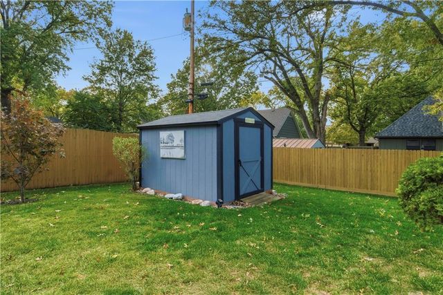 6300 Dearborn Drive, Mission, KS 66202