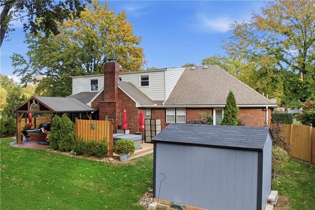 6300 Dearborn Drive, Mission, KS 66202