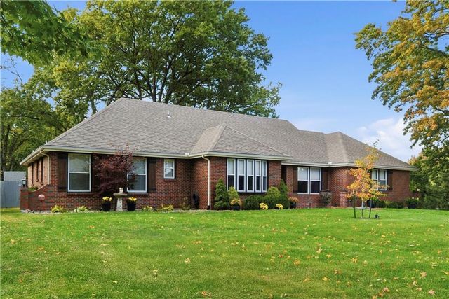 6300 Dearborn Drive, Mission, KS 66202