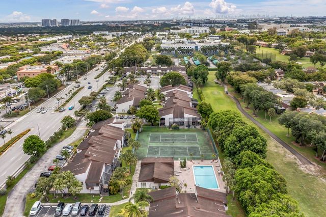 3926 Adra Ave D-54, Doral, FL 33178