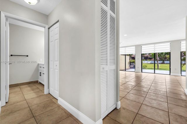 3926 Adra Ave D-54, Doral, FL 33178