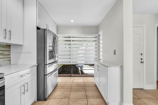 3926 Adra Ave D-54, Doral, FL 33178