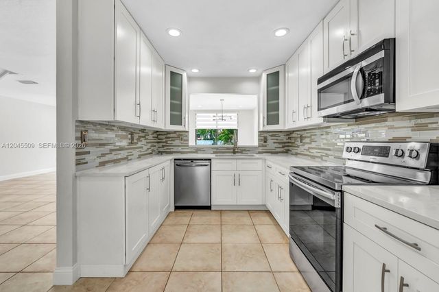 3926 Adra Ave D-54, Doral, FL 33178