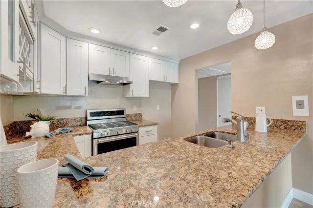 85 Lemon Grove, Irvine, CA 92618