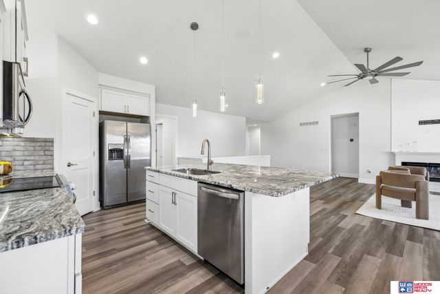 8737 S 83rd Court, Lincoln, NE 68516