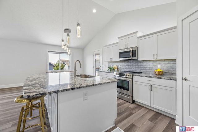 8737 S 83rd Court, Lincoln, NE 68516