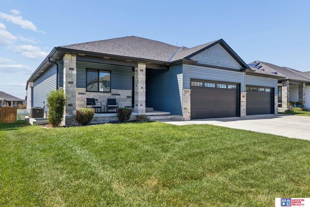 8737 S 83rd Court, Lincoln, NE 68516