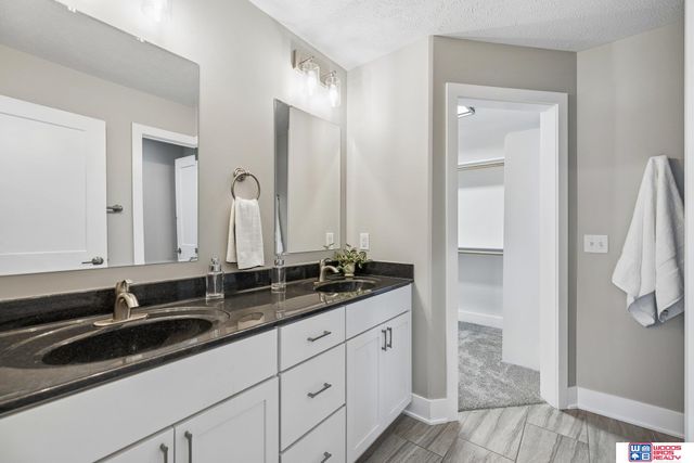 8737 S 83rd Court, Lincoln, NE 68516