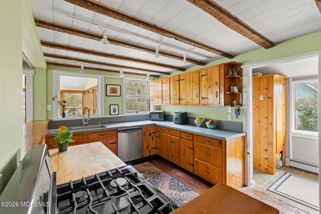 52 Littleworth Road, Manahawkin, NJ 08050