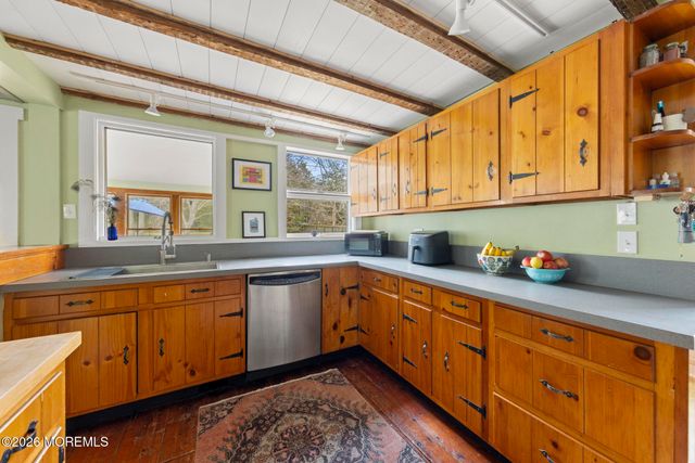 52 Littleworth Road, Manahawkin, NJ 08050