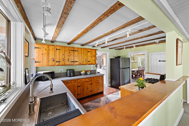 52 Littleworth Road, Manahawkin, NJ 08050