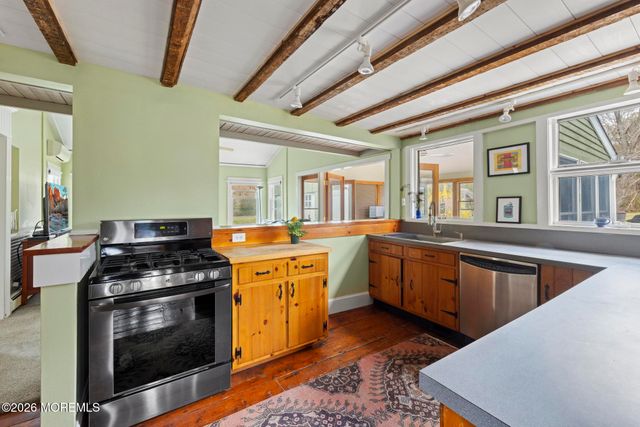 52 Littleworth Road, Manahawkin, NJ 08050