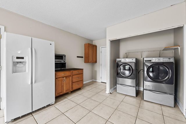 9382 E River Drive, Navarre, FL 32566