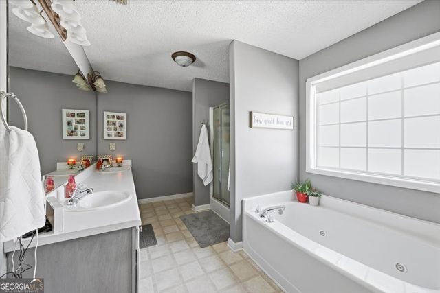 664 Aarons Circle, Gray, GA 31032