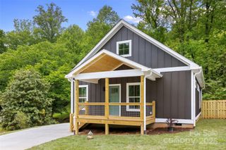 124 W Orchard Street, Old Fort, NC 28762