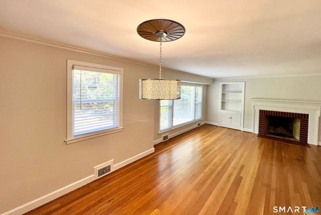 1360 Main Street, Glastonbury, CT 06033