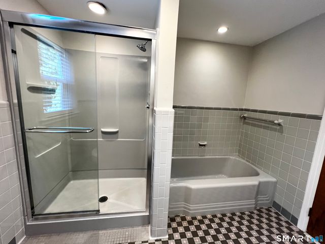 1360 Main Street, Glastonbury, CT 06033