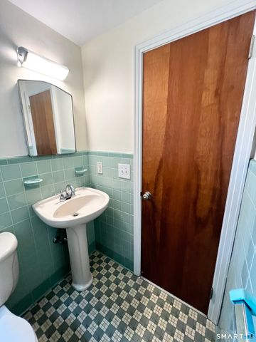 1360 Main Street, Glastonbury, CT 06033