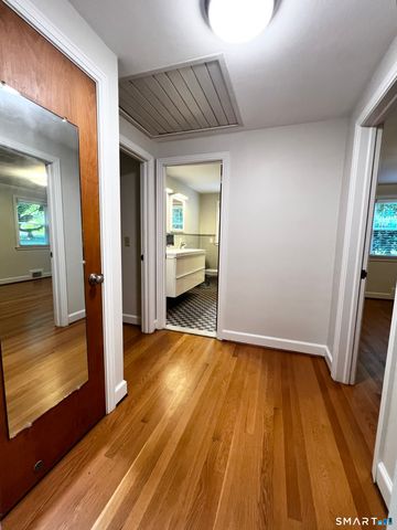 1360 Main Street, Glastonbury, CT 06033