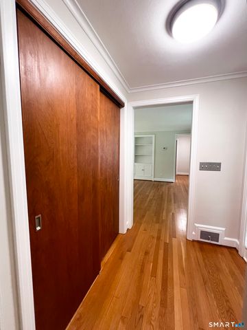 1360 Main Street, Glastonbury, CT 06033