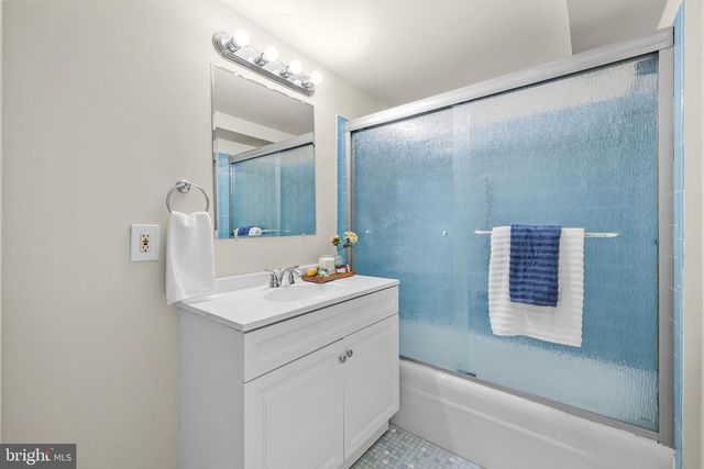 2520 BUCKELEW DR, Falls Church, VA 22046