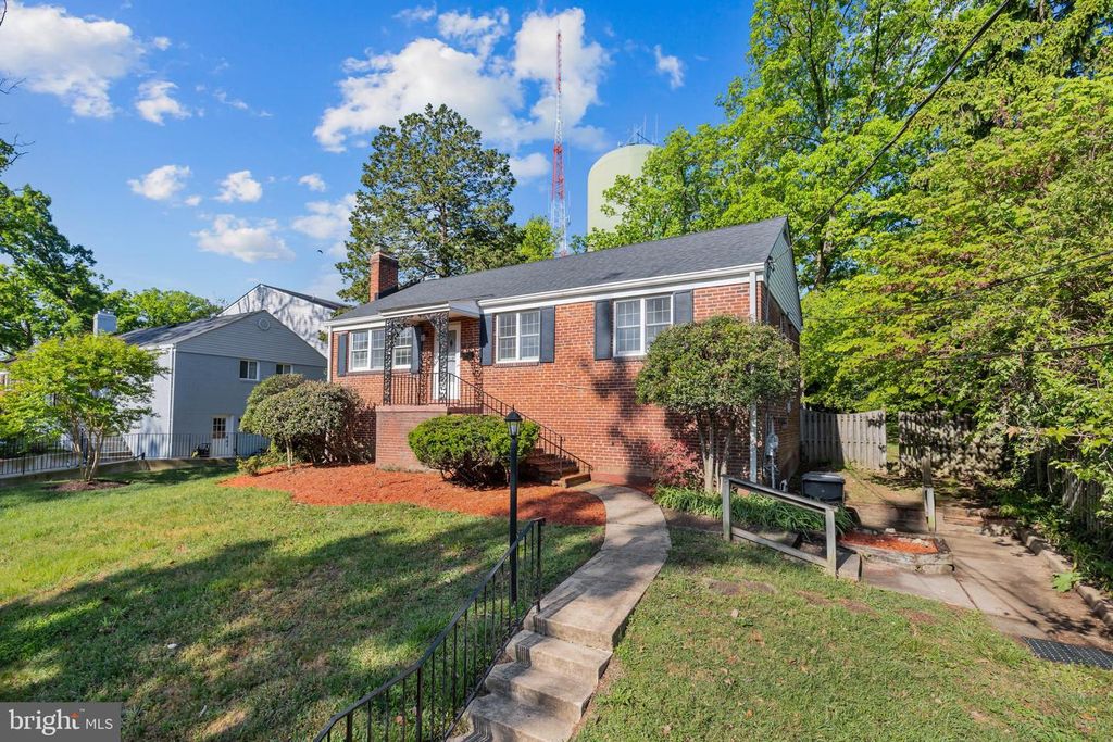 2520 BUCKELEW DR, Falls Church, VA 22046