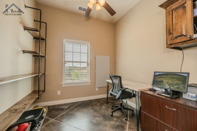 9118 Hall, Iowa Park, TX 76367