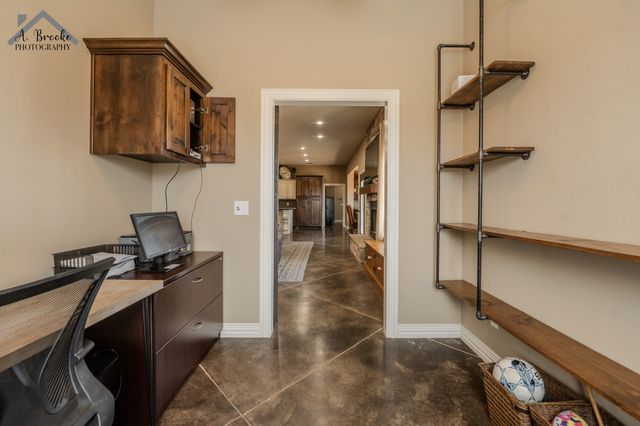 9118 Hall, Iowa Park, TX 76367