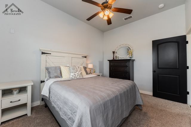 9118 Hall, Iowa Park, TX 76367