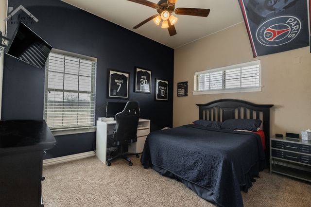 9118 Hall, Iowa Park, TX 76367