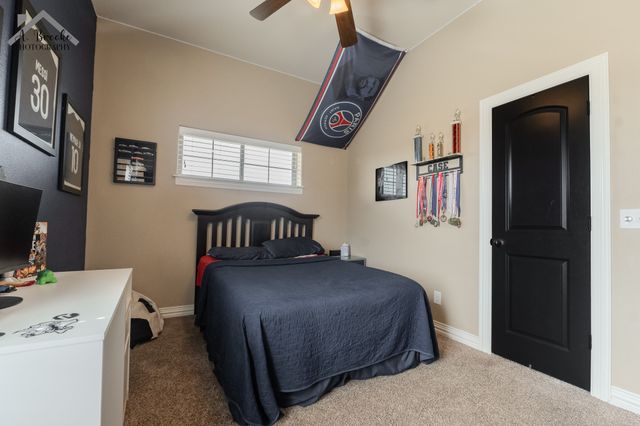 9118 Hall, Iowa Park, TX 76367