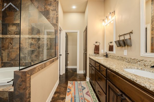 9118 Hall, Iowa Park, TX 76367