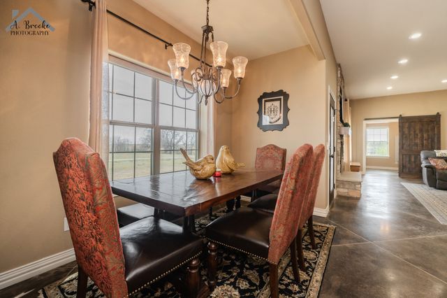 9118 Hall, Iowa Park, TX 76367