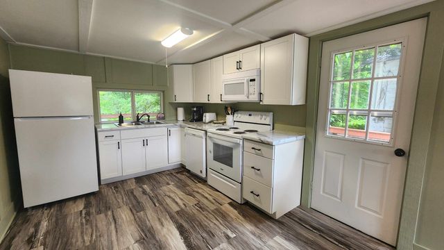 450 Cedar Hill Rd, Celina, TN 38551