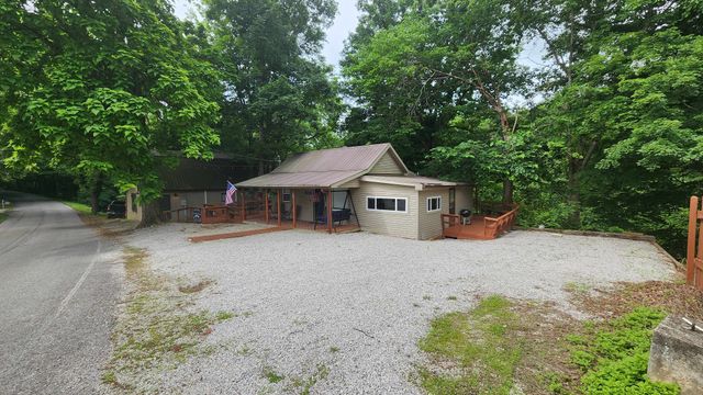 450 Cedar Hill Rd, Celina, TN 38551