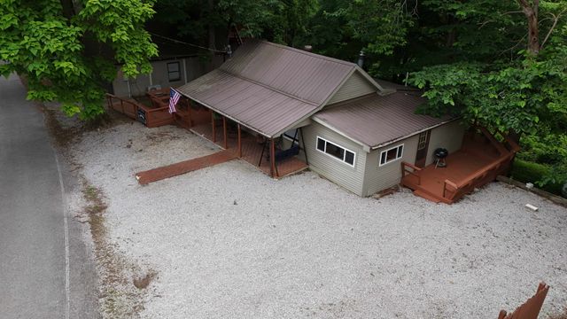 450 Cedar Hill Rd, Celina, TN 38551