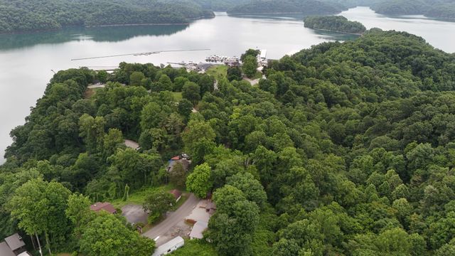 450 Cedar Hill Rd, Celina, TN 38551