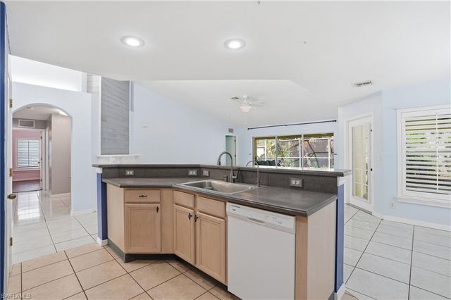 3622 NE 18th PL, Cape Coral, FL 33909