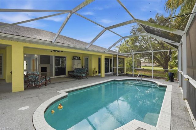 3622 NE 18th PL, Cape Coral, FL 33909